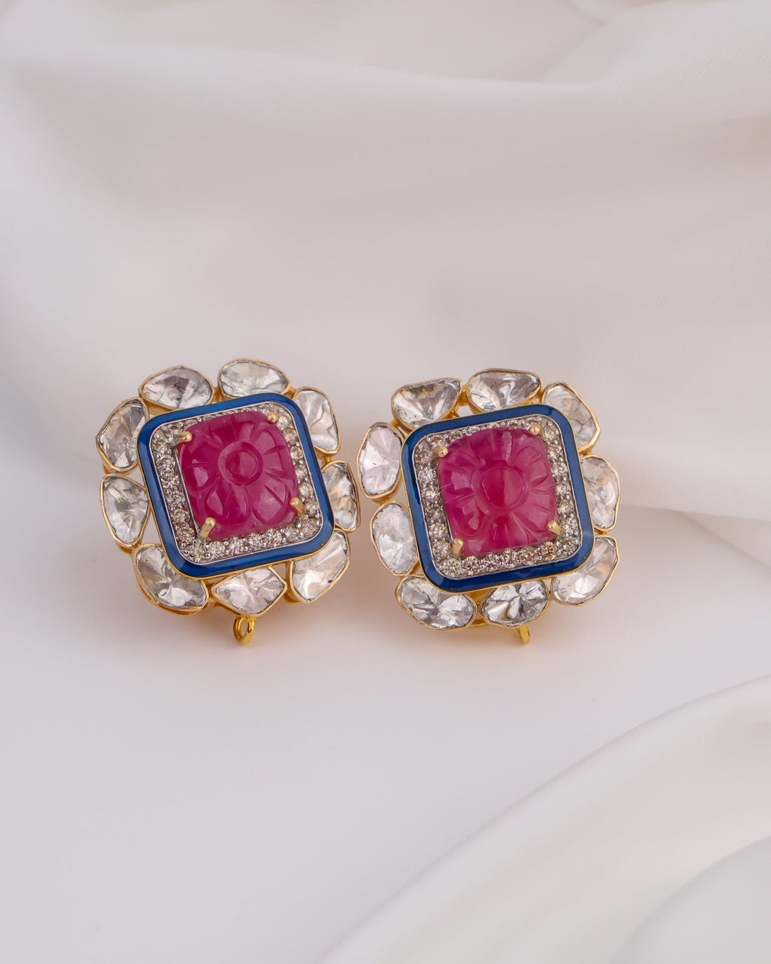 Aaradhiya Polki And Diamond Tops