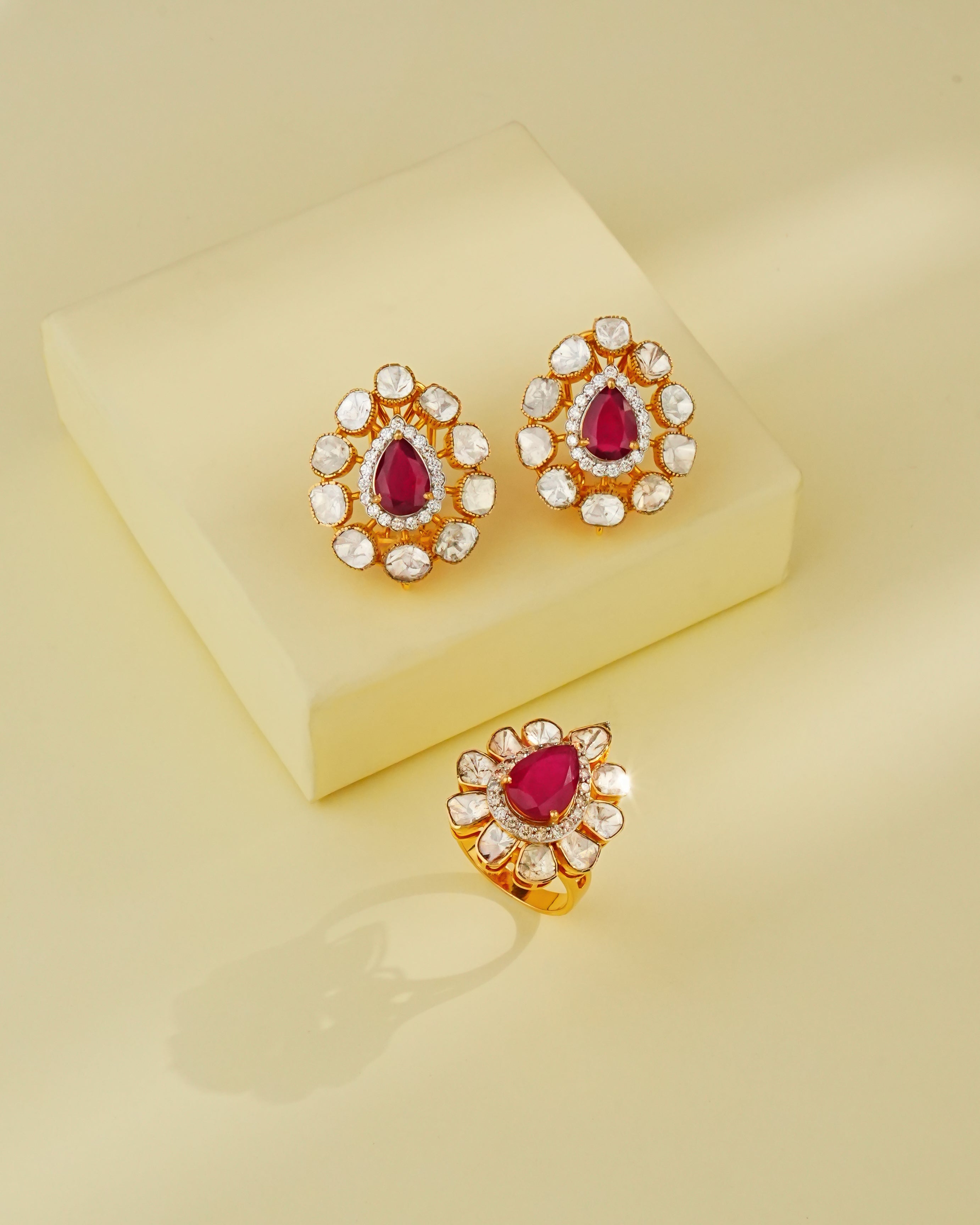 Vriksha Tops And Veeni Ring Set