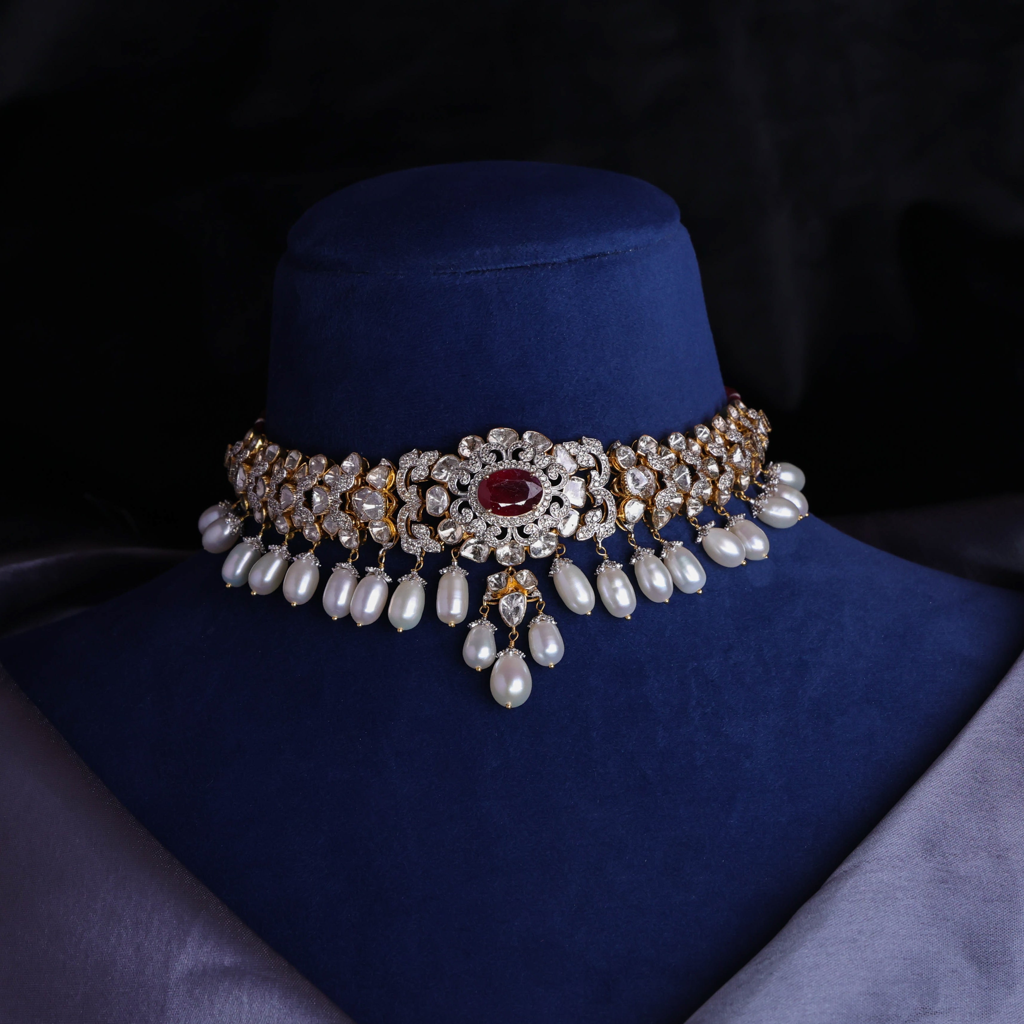 Anshika Polki And Diamond Choker
