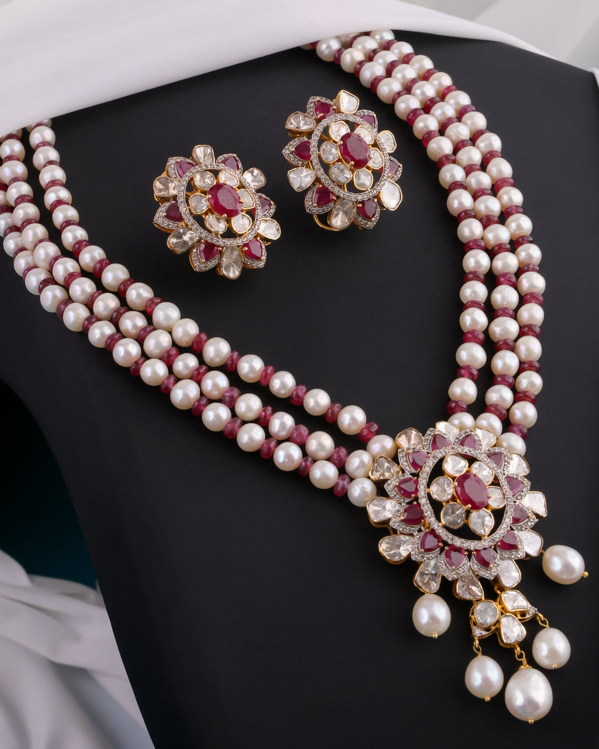 Aadvita Bead Pendant And Isley Tops Polki And Diamond Set