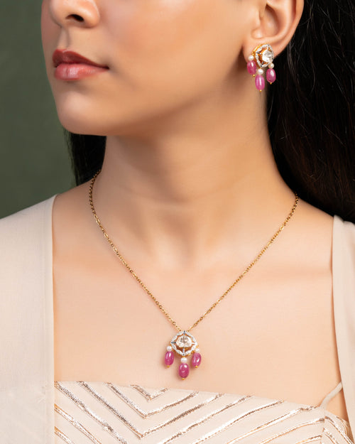 Nazmeen Polki And Diamond Pendant