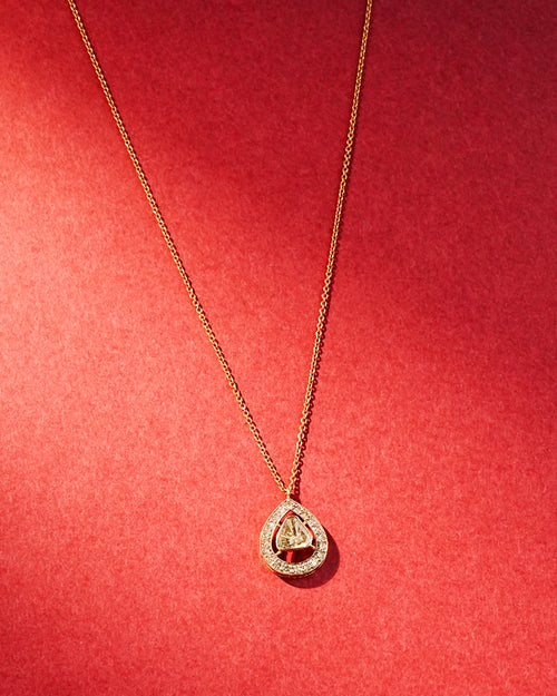 Kirti Polki And Diamond Pendant