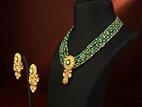 Prekshana Polki Bead Pendant