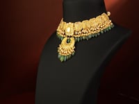 Nairaa Polki Choker