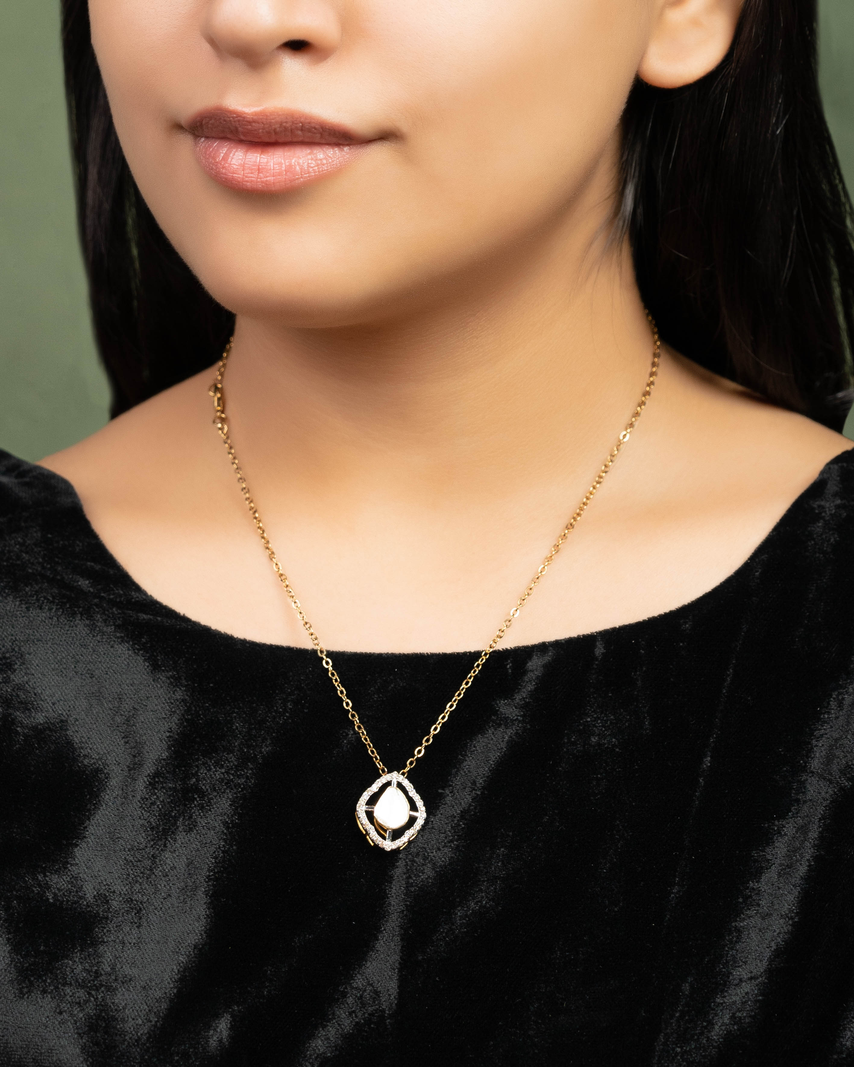 Veena Polki And Diamond Pendant