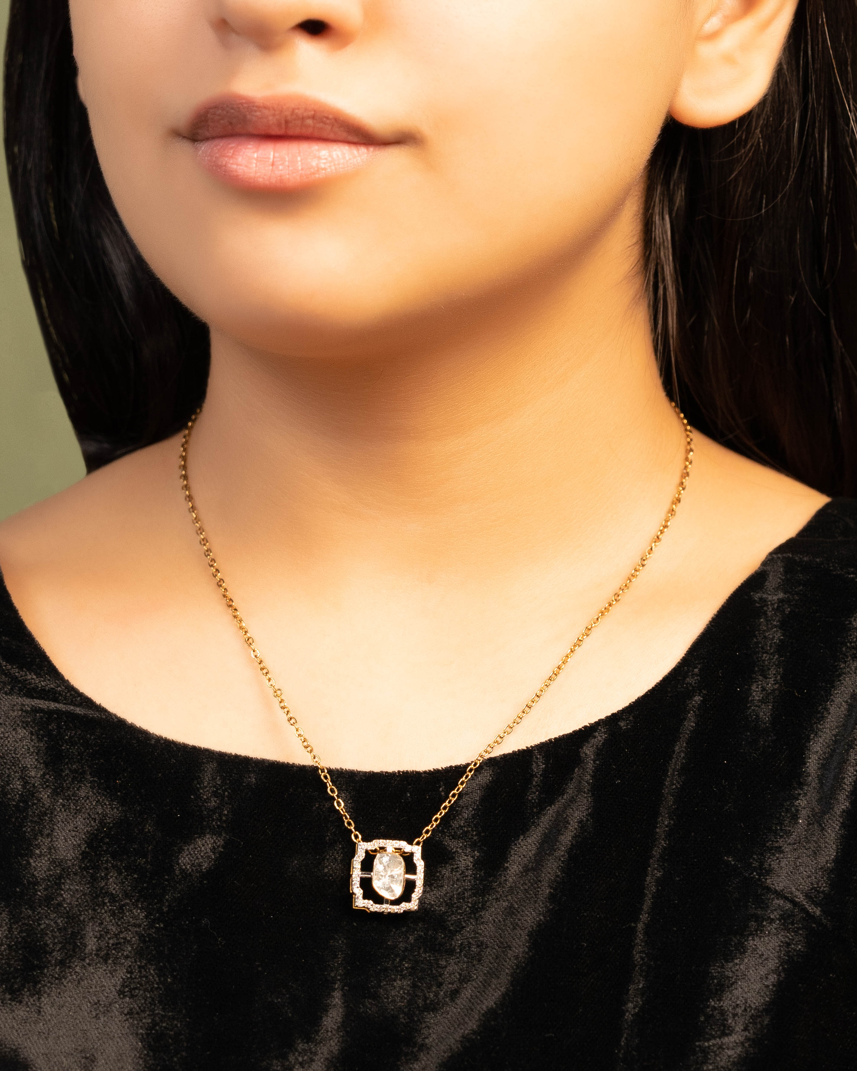 Priyanshi Polki And Diamond Pendant