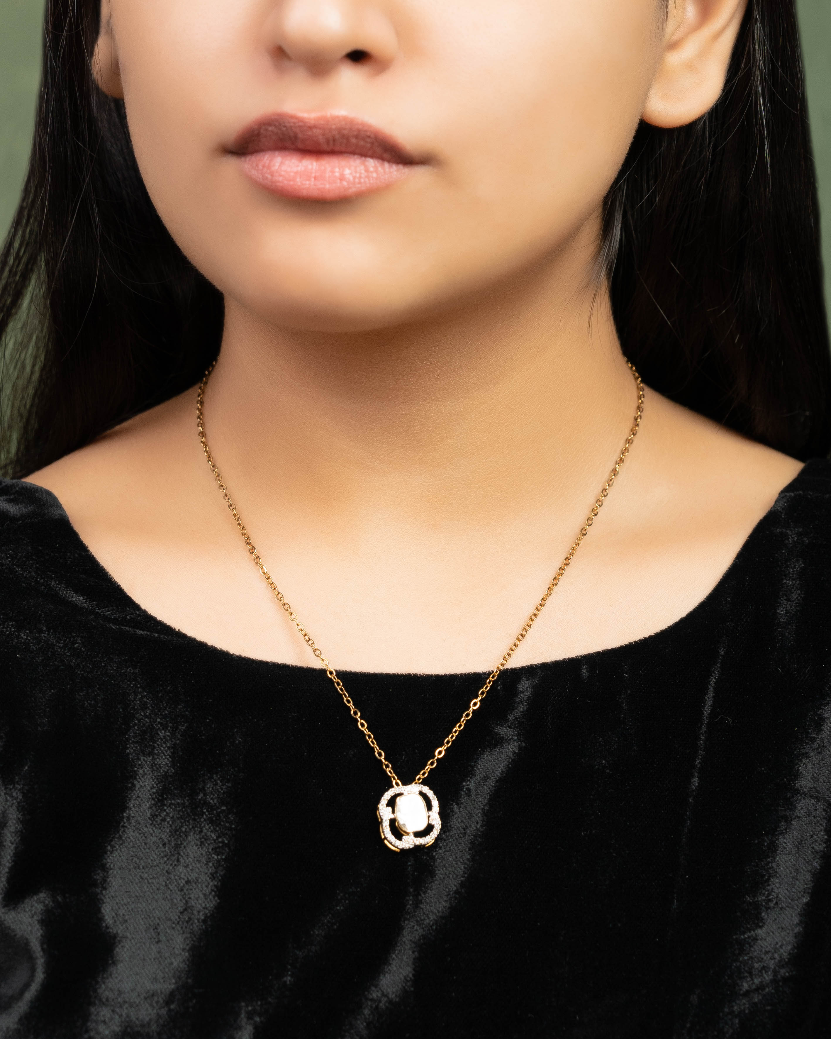 Arifa Polki And Diamond Pendant