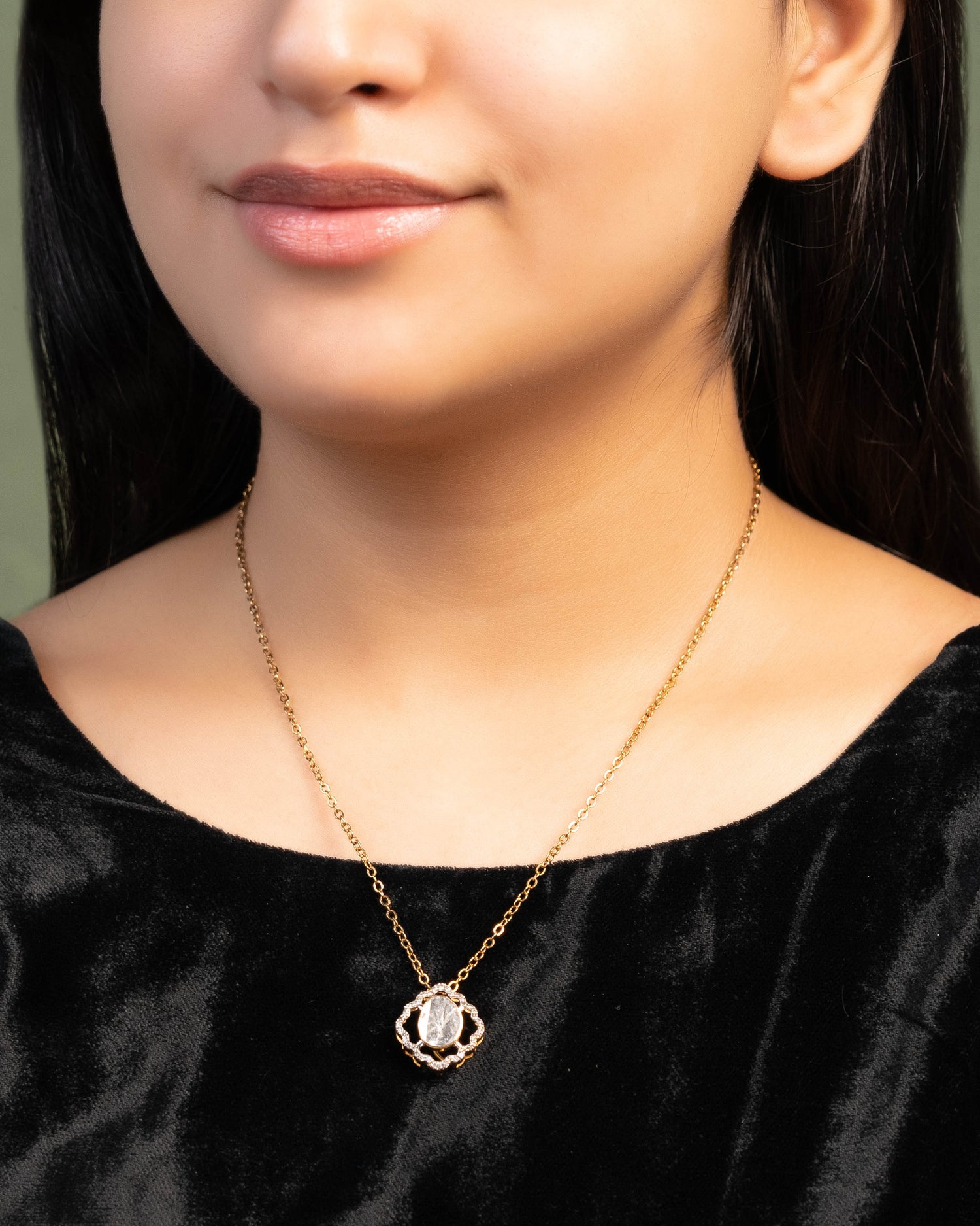 Tejaswi Polki And Diamond Pendant