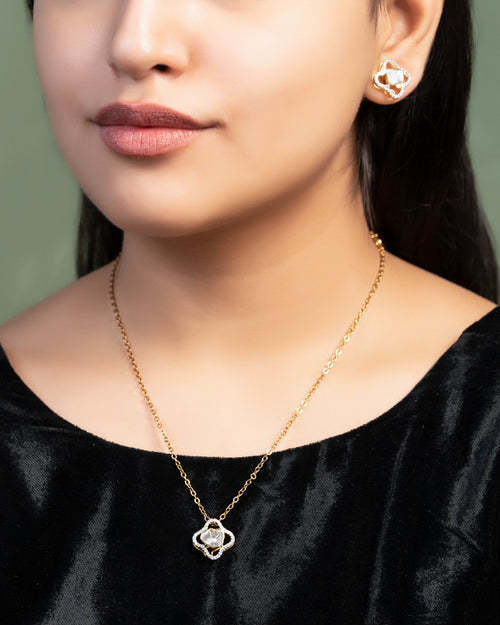 Mrunmayee Pendant And Drishtha Tops Polki And Diamond Set