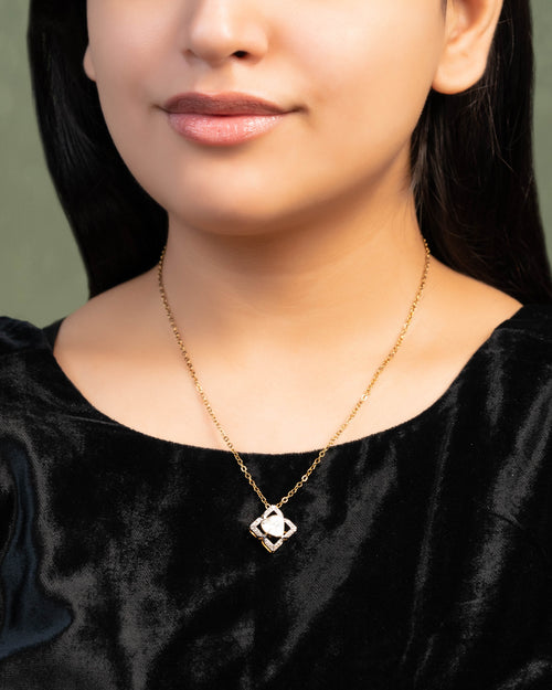 Ishani Pendant And Bhavika Tops Polki And Diamond Set