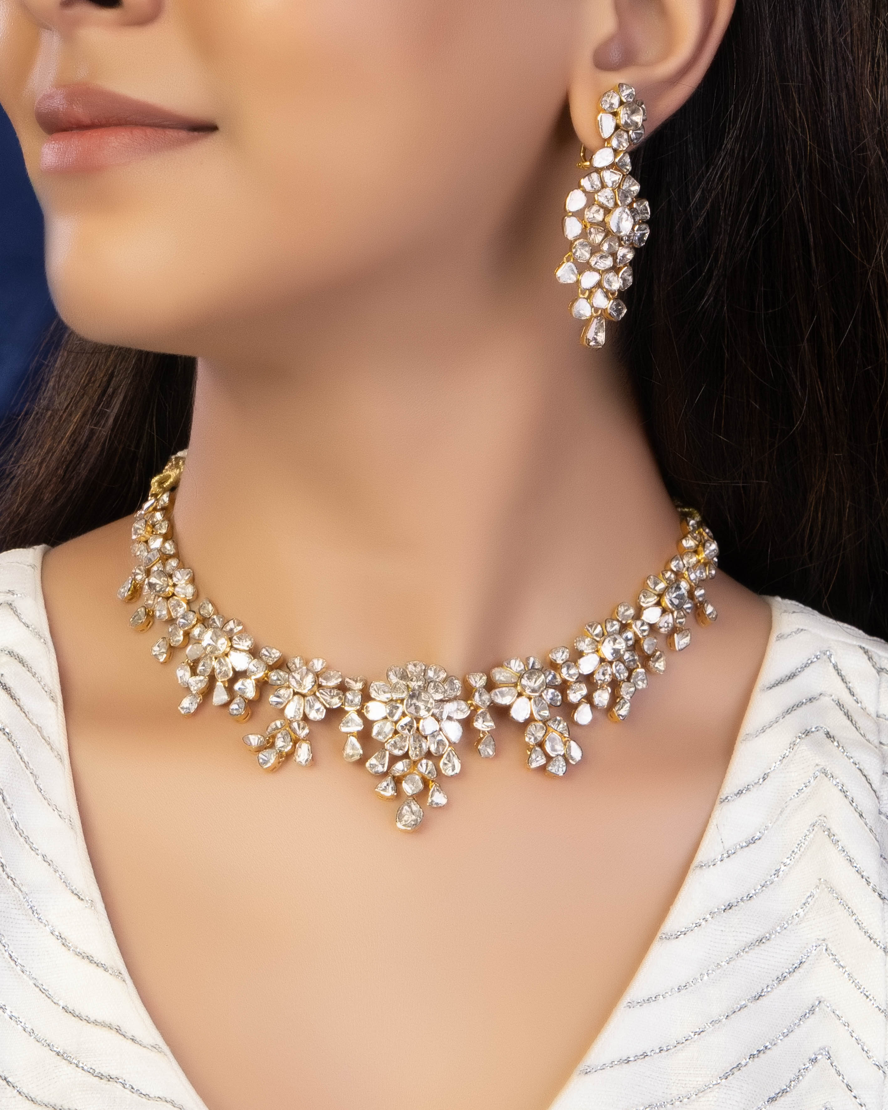Creative Moon Pendant Open Choker Necklace For Ladies Elegant Crystal