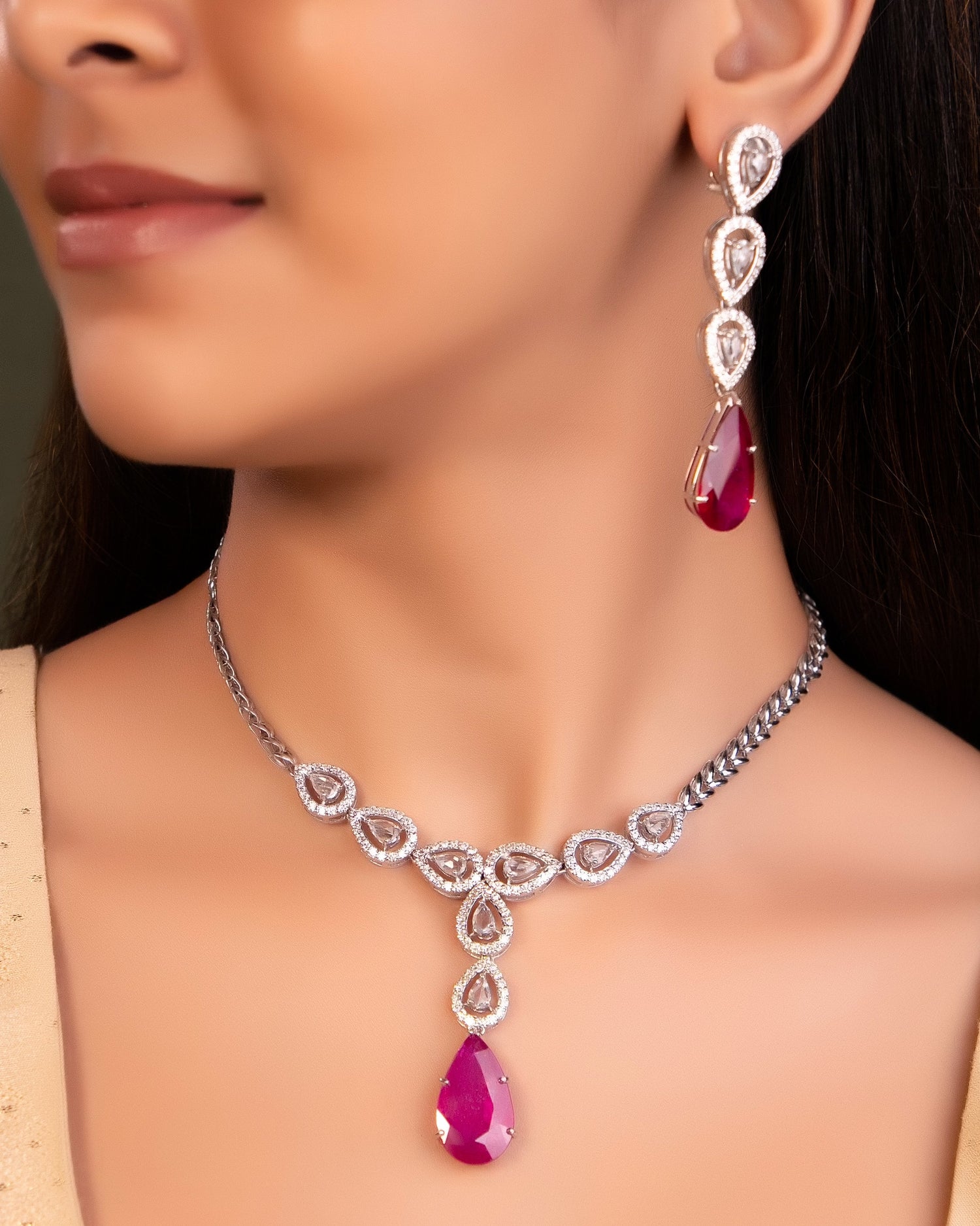 Sakina Diamond Necklace