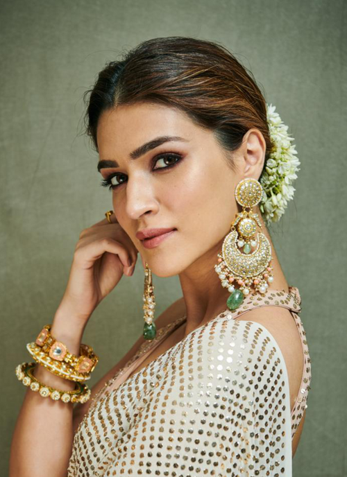 Edwiena Polki Chandbalis wore by Kriti Sanon